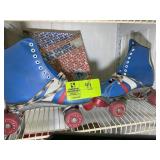 PAIR OF ROLLER DERBY ROLLER SKATES FIREBALL, SIZE