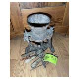ANTIQUE CAST IRON BERRILL NO 4 PAINT MILL PIGMENT