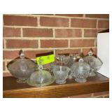 GROUP OF JEANNETTE GLASS IRIS AND HERING BONE, CHE