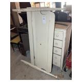 FULL SIZE HEADBOARD, FOOTBOARD, NO RAILS, AND 5 DR