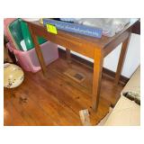 BENTLEY AND GERWIG DESK CO. ONE DRAWER WRITING DES
