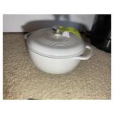 LODGE CAST IRON ENAMEL 5 QT SAUCE PAN