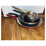 GROUP OF ASSORTED FRYING PANS