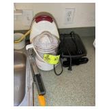 GROUP OF KITCHEN APPLIANCES, BLACK AND DECKER JUIC