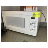GE COUNTERTOP MICROWAVE MODEL JES2051DN5WW MFG 02/