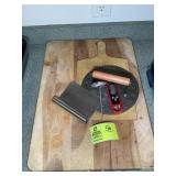 GROUP INCLUDING WOODEN CUTTING BOARDS, MEAT THERMO