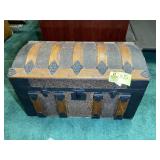 DECORATIVE TRUNK, 26 IN X 14 IN X 16 IN