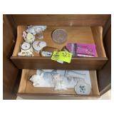 GROUP OF DECORATIVE ITEMS, SMALL DISHES, WIND UP C