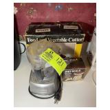 GROUP OF KITCHEN APPLIANCES , CUISINART CHOPPER GR