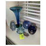 GROUP OF GLASS DECORATIVE ITEMS, BELLS AND VASES