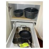 GROUP OF ROASTING PANS, SPOON STRAINER, ETC