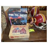 GROUP OF VINTAGE/COLLECTABLE ITEMS, BRIX BLOX, RED