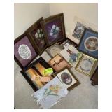 GROUP OF DECORATIVE WALL HANGINGS, UP TO APPROX 10