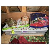 GROUP OF WRAPPING PAPER AND BOWS, TO BE REMOVED FR