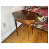 OVAL SHAPED VINTAGE WOODEN SIDE TABLE, APPROX 20 I