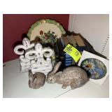GROUP OF DECORATIVE ITEMS, BOOK ENDS, RABBITS, DEC
