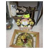 GROUP OF DECORATIVE ITEMS, WALL Dï¿½COR, WOOD CRATE,
