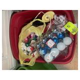 TOTE WITH MISC CHRISTMAS Dï¿½COR