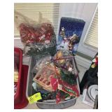 TOTE WITH MISC CHRISTMAS Dï¿½COR