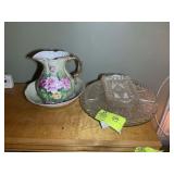 TOP SHELF INCLUDING GLASS PITCHER AND BOWL, SERVIN