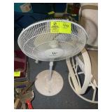 PEDESTAL FAN