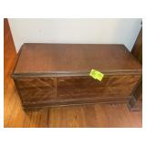 CEDAR CHEST, 39.5 IN X 17 IN X 18.5 IN, NO CONTENT