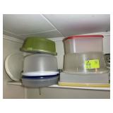 SHELF CONTAINING MISC PLASTIC CONTAINERS, CAKE PLA