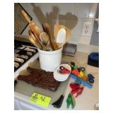 GLASS CUTTING BOARDS AND WOODEN UTENSILS