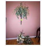 GROUP OF ARTIFICIAL FLOWERS AND WALL HANGINGS