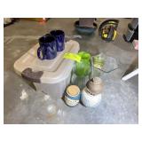 GROUP OF DECORATIVE ITEMS, VASES, BELL, ETC