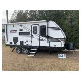 COLEMAN LITE 1805 RB CAMPER WITH HITCH