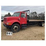 International 4900 4z2 32,000 GVWR, Manual