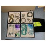 GROUP OF WOMENS COSTUME JEWELRY, NECKLACES, BRACEL