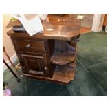 BENNINGTON PINE ONE DRAWER ONE DOOR SIDE TABLE, 28