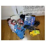 GROUP OF BATTERIES, LANTERNS AND LIGHT BULBS