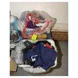 GROUP OF WOMENS CLOTHES, 3X AND 2X