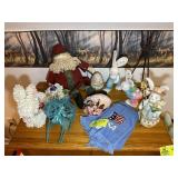 GROUP OF DECORATIVE ITEMS, MOSTLY EASTER/BUNNY THE