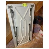 COSCO 4 FT FOLDING TABLE