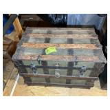 VINTAGE TRUNK, MISSING HANDLES, 31 IN X 19 IN X 22