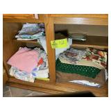 GROUP OF NAPKIN RINGS AND PLACEMATS