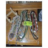 GROUP OF WOMENS COSTUME JEWELRY, NECKLACES, PENDAN