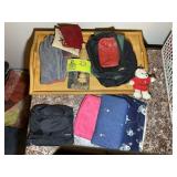 GROUP OF SMALL TOILETRY BAGS