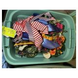 TOTE WITH ARTIFICIAL FLOWERS AND DECORATIVE ITEMS