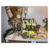 A GROUP OF DECORATIVE ITEMS INCLUDING FLORAL BOOKE