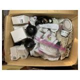 GROUP OF ASSORTED MINIATURE TEA POTS, MINIATURE TE