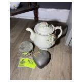 GROUP OF DECORATIVE MUSIC BOXES, TEAPOT, HEART WIT