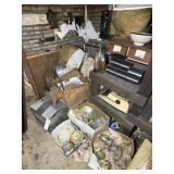 GROUP OF ASSORTED GLASSWARE, DISHES, VINTAGE BUN W