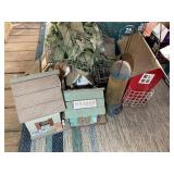 GROUP OF BIRD HOUSES AND FEEDERS