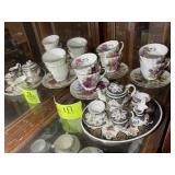 TOP SHELF RIGHT HAND SIDE CHINA HUTCH, INCLUDING D