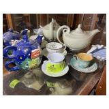 MIDDLE SHELF RIGHT SIDE INCLUDING TEAPOTS, TEACUPS